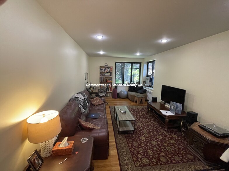 Primary Photo - 65 Strathmore Rd