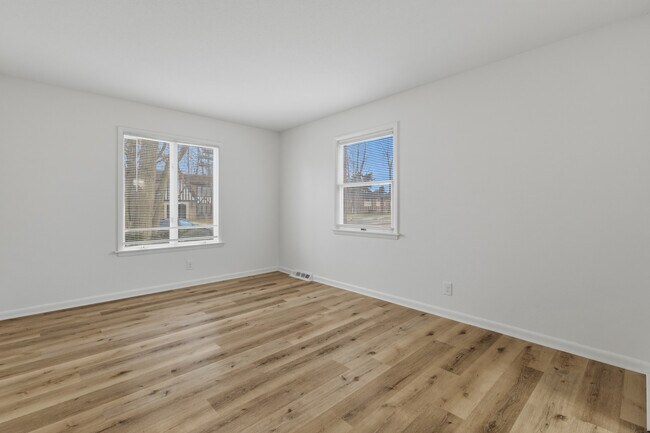 Building Photo - 4054 Stonehenge Dr