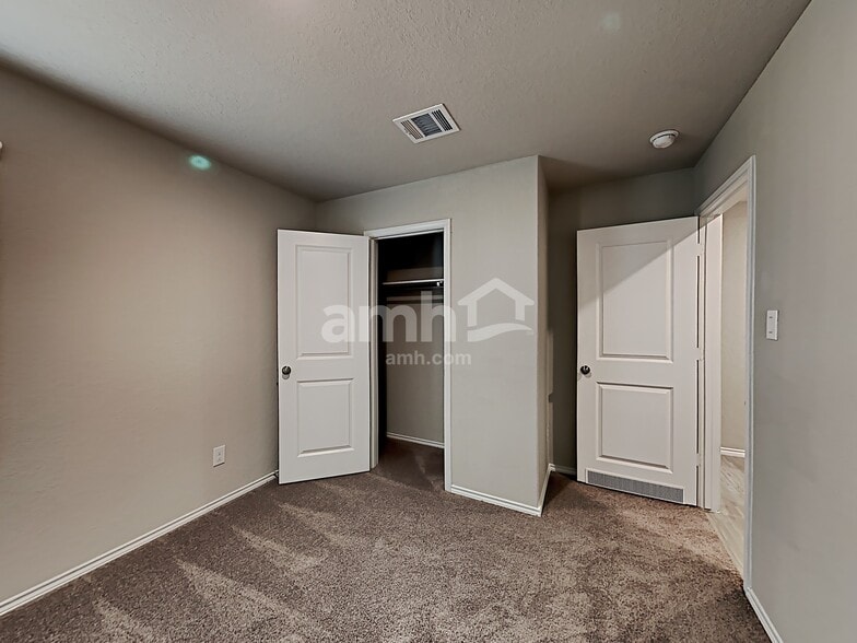 Building Photo - 10603 Varmus Dr