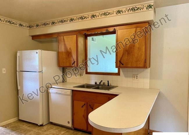 Building Photo - Awesome Four Bedroom Home by CSU Campus!