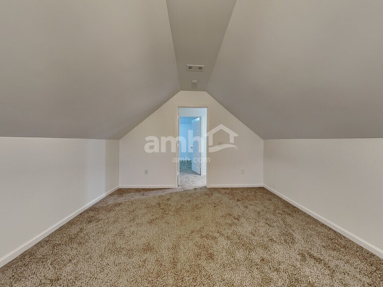 Building Photo - 300 Pemaquid Ct