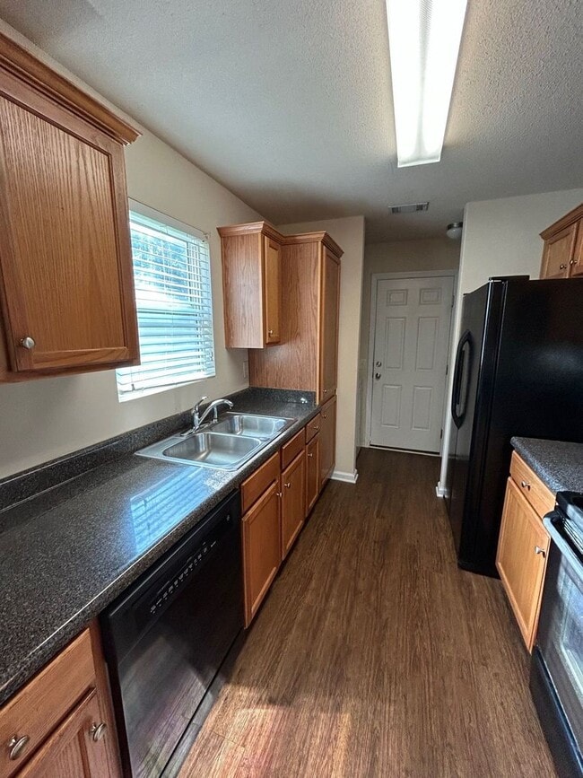 Building Photo - PRE-LEASING FOR AUGUST 2026!