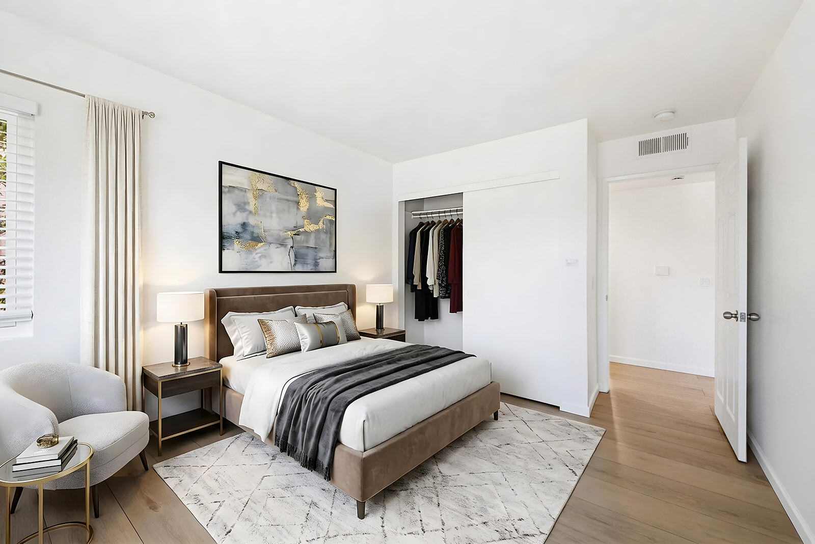 Building Photo - 4810 S La Brea Ave