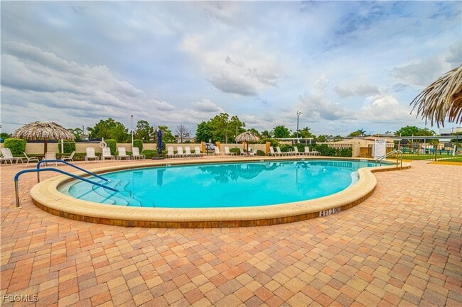 Building Photo - 7402 Lake Breeze Dr