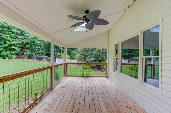 Building Photo - 153 Lantern Ridge Ct