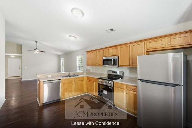 Building Photo - 2001 Polk Ln