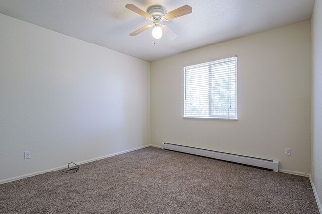 Building Photo - 431 Countryside Ln