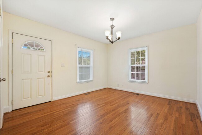 Building Photo - A GEM IN RIVERDALE HEIGHTS!