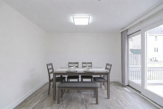 Building Photo - 80 Broadway