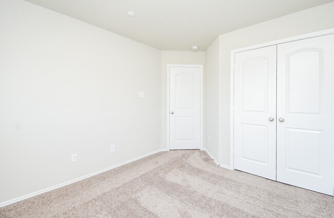 Building Photo - 2910 Scanlan Mdw