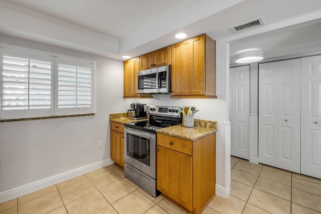 Building Photo - New Smyrna Fully Furnished 2BD/2BA Beach Condo in Waterfront Community!