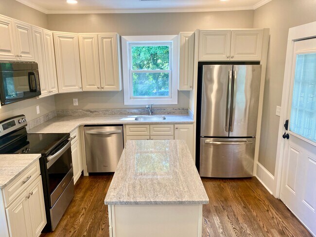 Building Photo - 115 Converse St