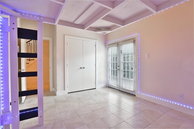 Building Photo - 4706 Austin St