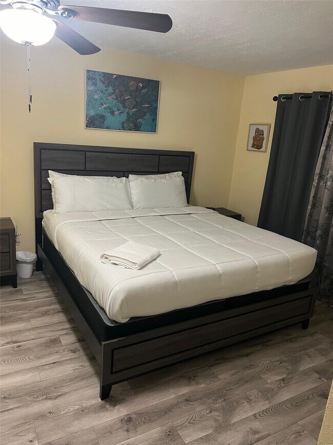 Building Photo - 22319 Deville Dr