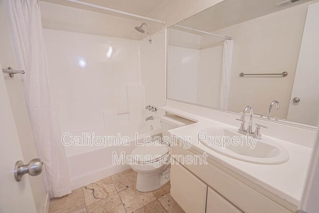 Building Photo - 18750 Mandan St