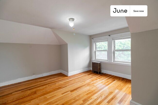 Building Photo - 61 Putnam Rd