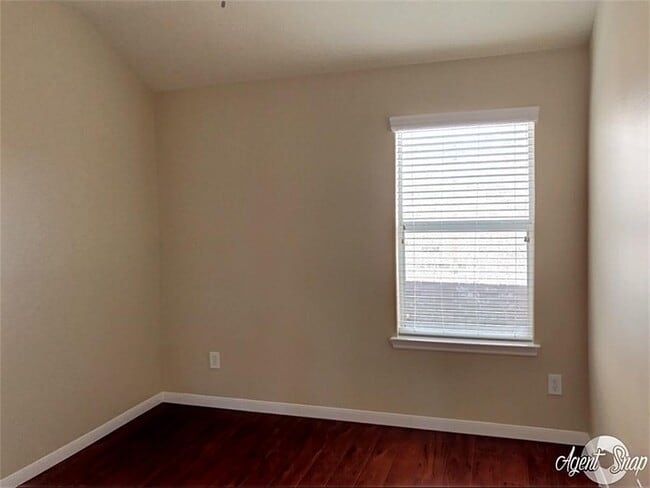 Building Photo - 30318 Emerson Creek Dr