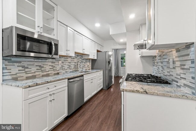 Building Photo - 1578 Yeakel Way