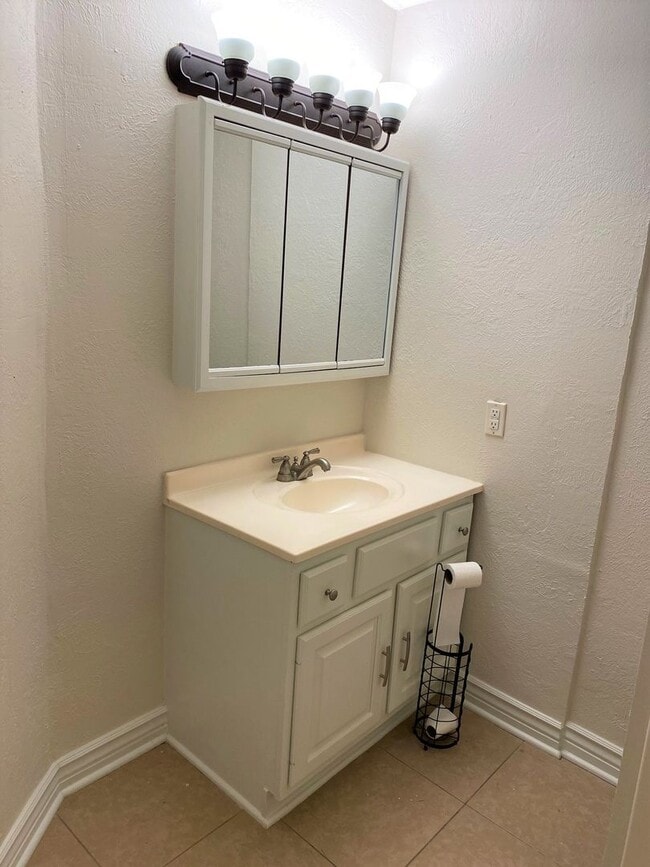 Building Photo - 3429 3rd St