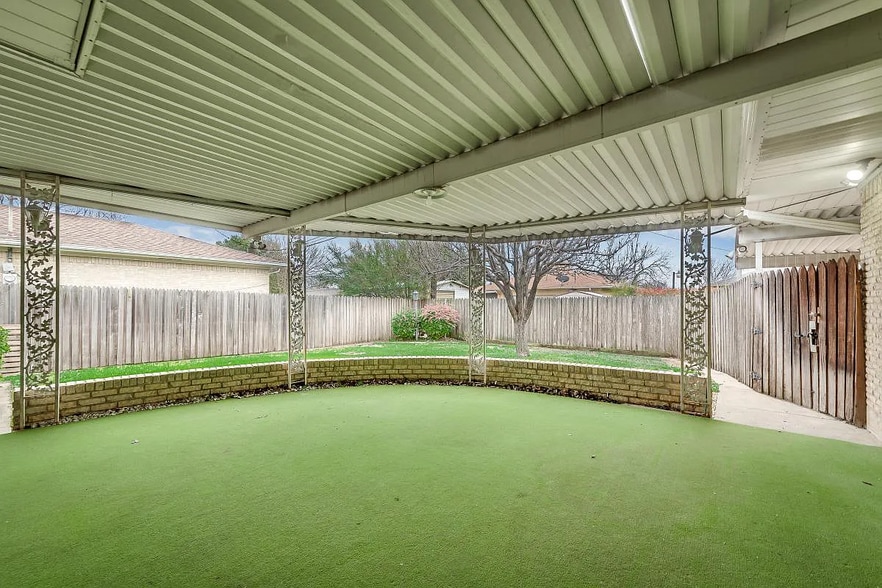 Building Photo - 5806 Everglade Rd