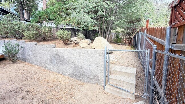 Building Photo - 25001 Rim Rock Rd