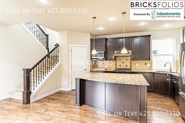 Building Photo - 10251 Eastridge Dr NE