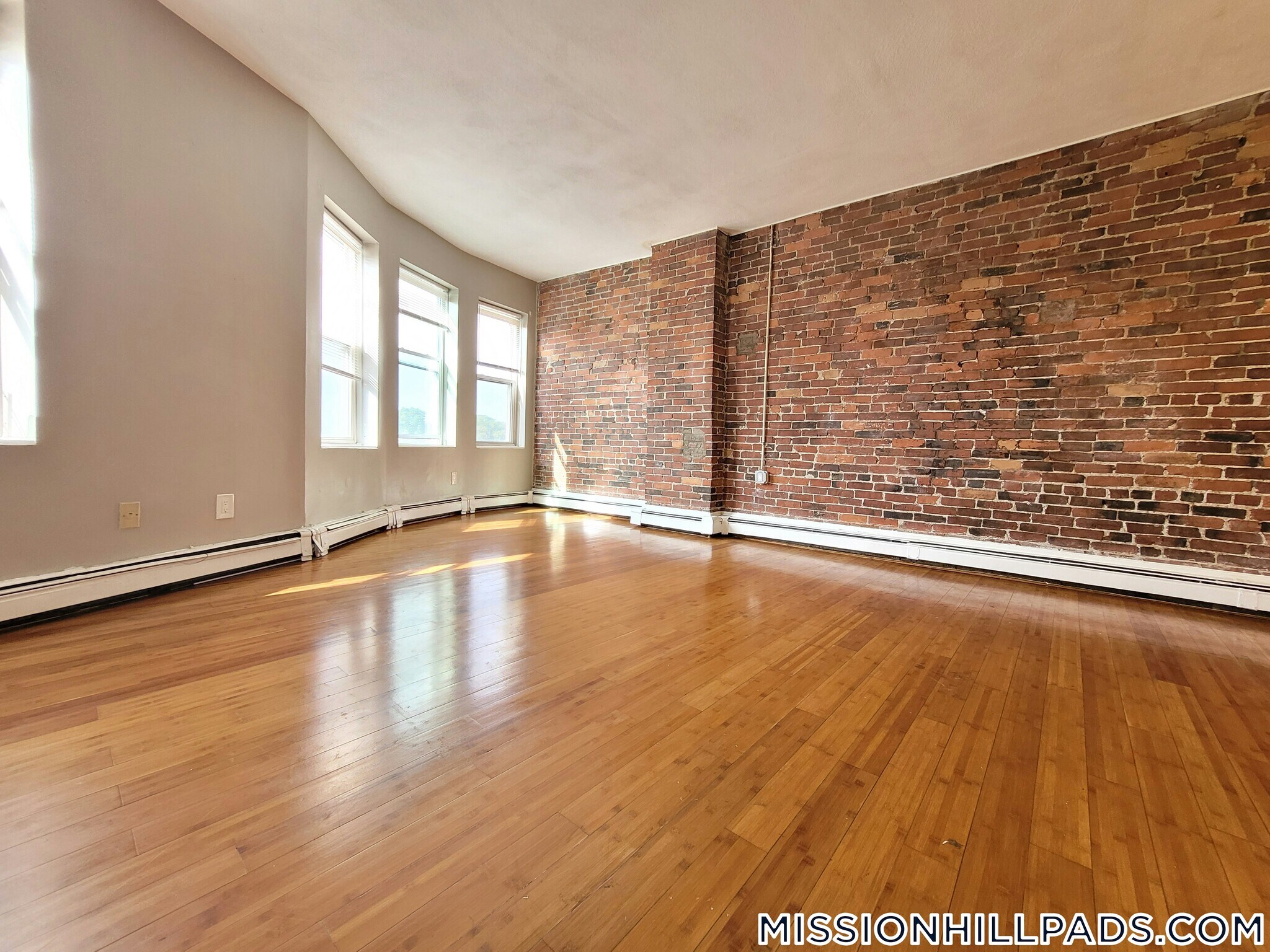 Building Photo - 338 Warren St