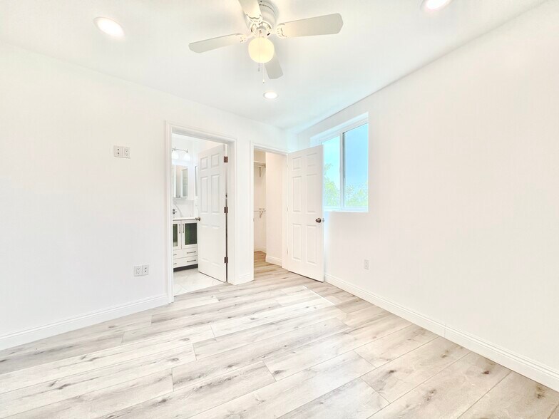 Building Photo - 2041 Linnington Ave