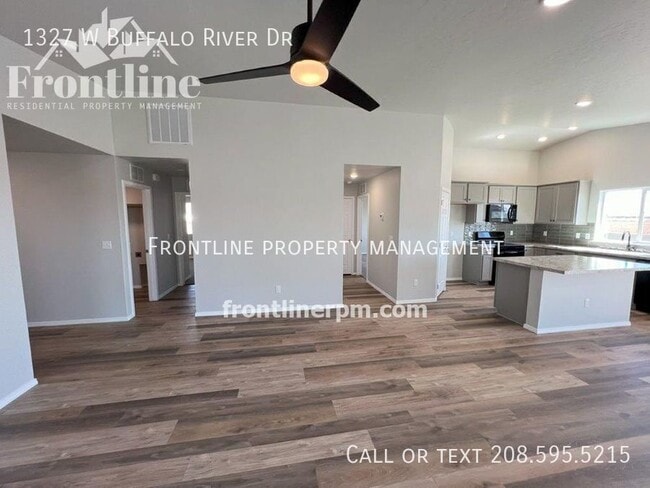 Building Photo - 1327 W Buffalo River Dr