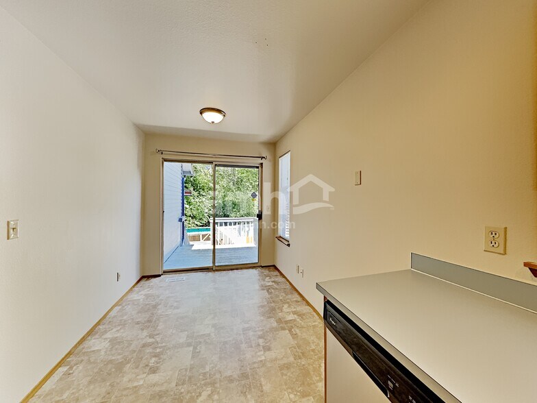 Building Photo - 2078 SE 8th Dr