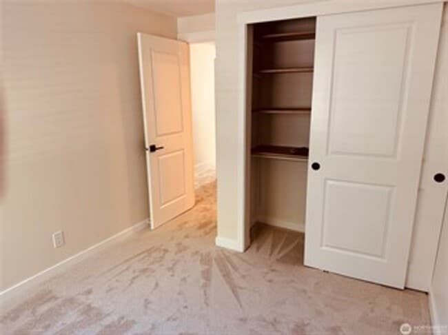 Building Photo - 2bd/1ba Kirkland Condo