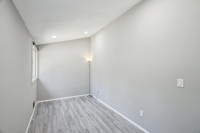 Building Photo - 65 N Howell Ave