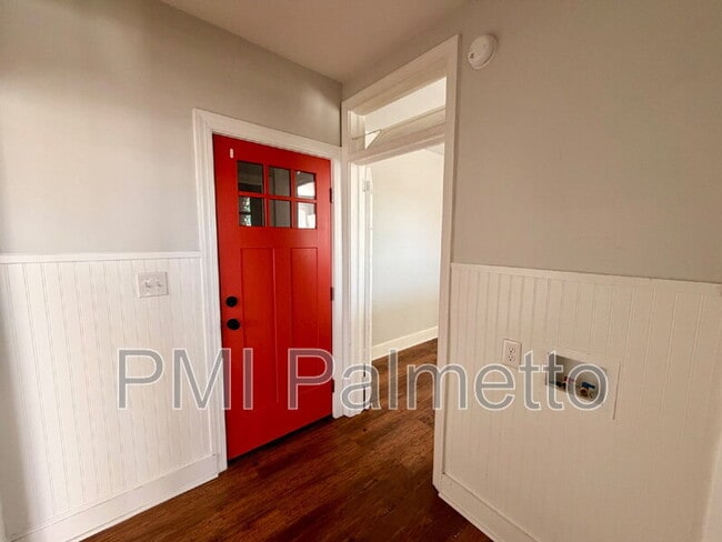 Building Photo - 502 1/2 State Street