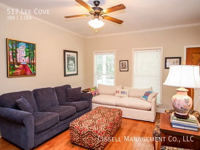 Building Photo - 517 Lee Cove