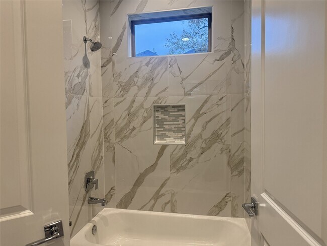 Building Photo - 540 Janisch Rd