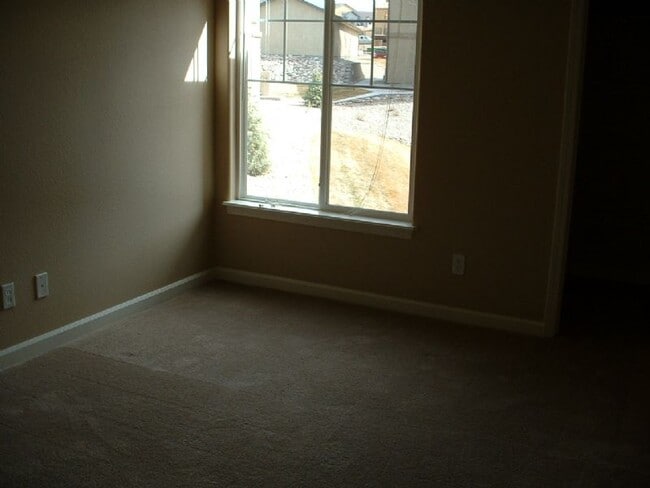 Building Photo - Condo