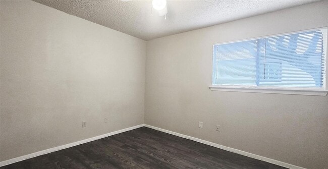 Building Photo - 11904 Hardwood Trail
