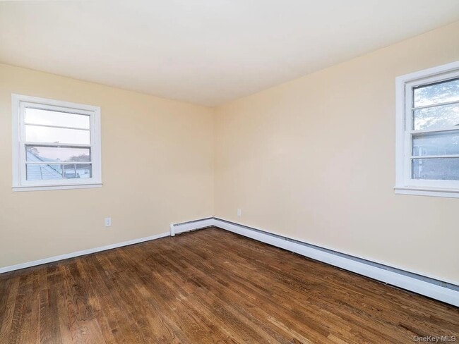 Building Photo - 220 Benson Ave