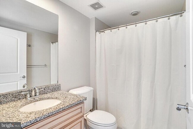 Building Photo - 906 Slaters Ln