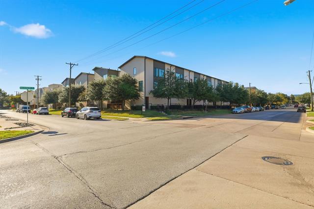 Building Photo - 2111 Bennett Ave