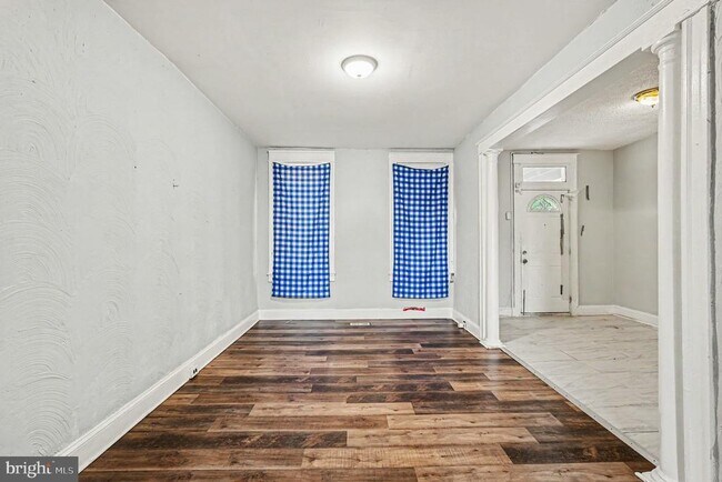 Building Photo - 409 Edgewood St
