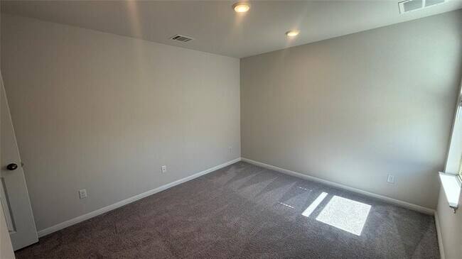 Building Photo - 4620 Modena Bay Bend