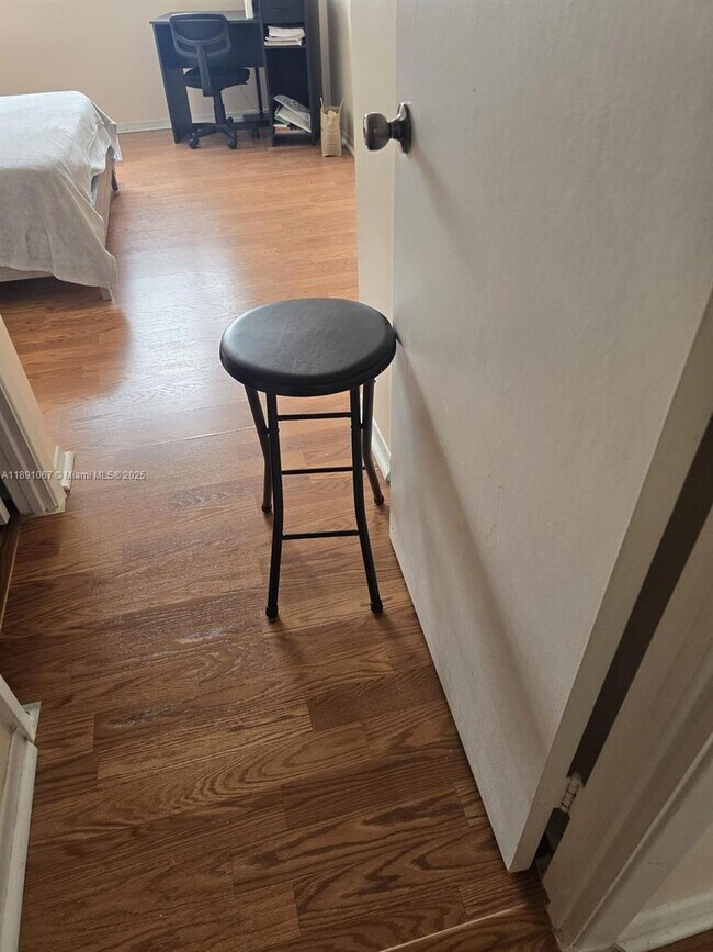 Building Photo - 1833 S Ocean Dr