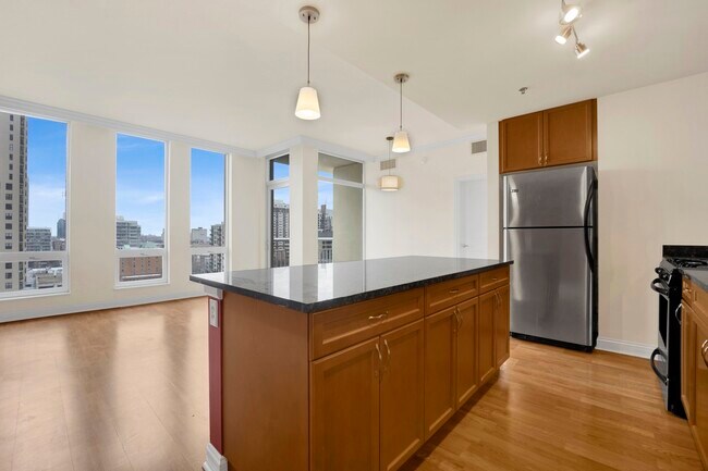 Building Photo - 1400 S Michigan Ave