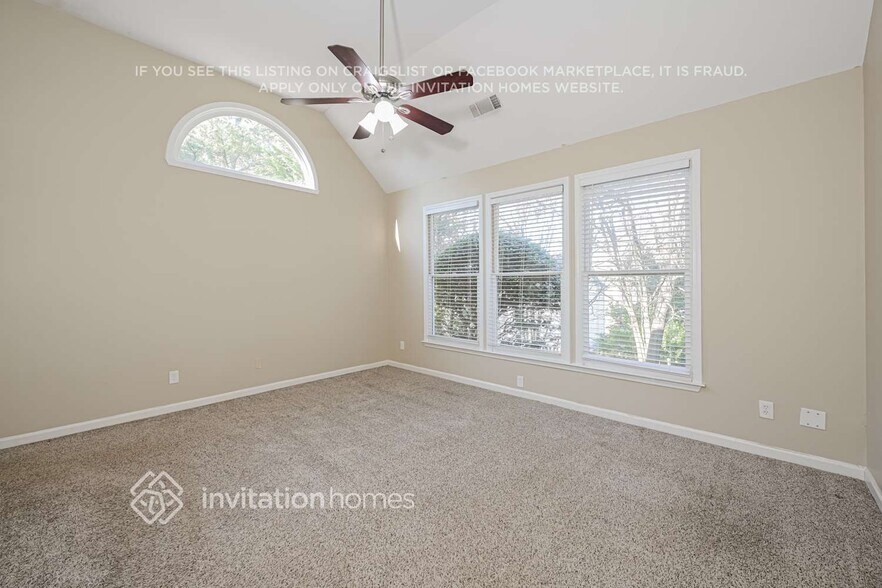 Building Photo - 135 Springlaurel Ct