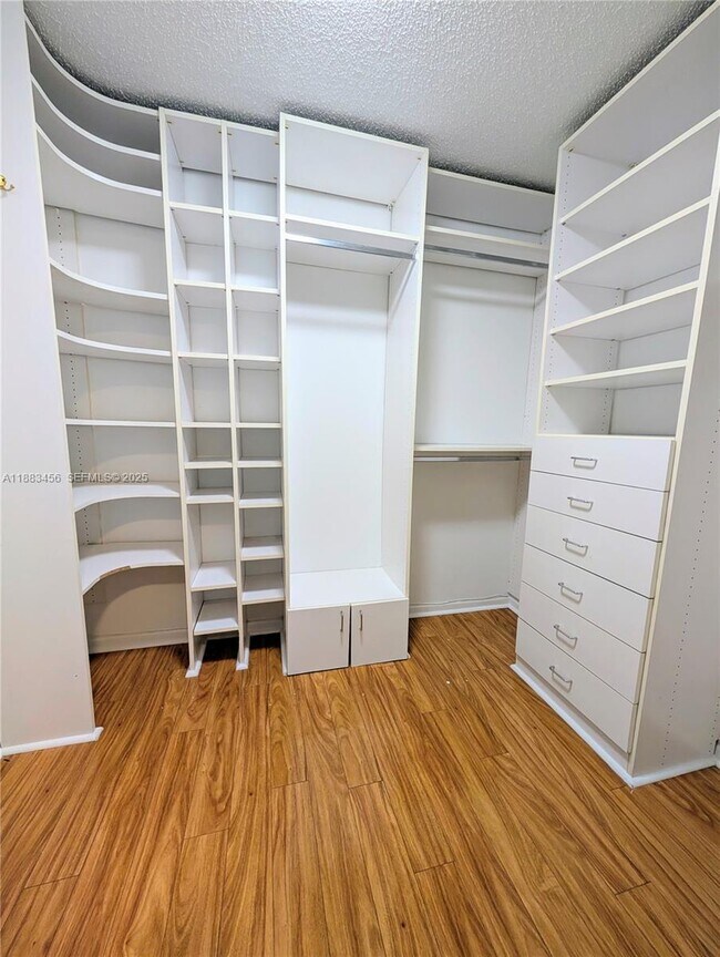 Building Photo - 10330 NW 12th Pl