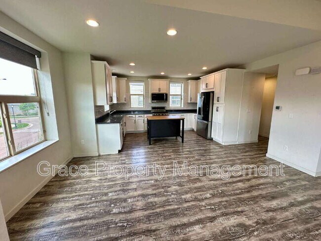 Building Photo - 10051 Belvedere Cir