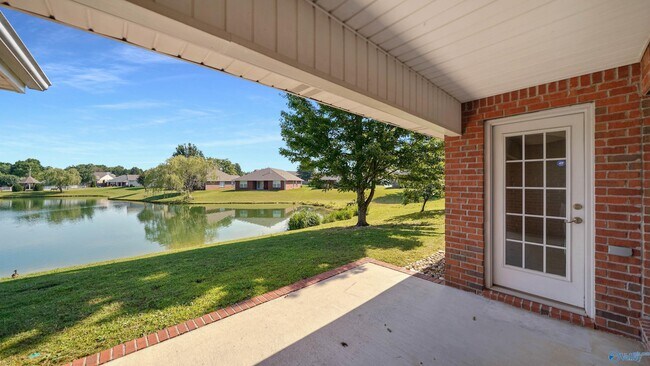 Building Photo - 113 NW Imogene Way