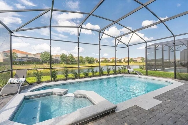 Building Photo - 7243 Oak Hammock Dr