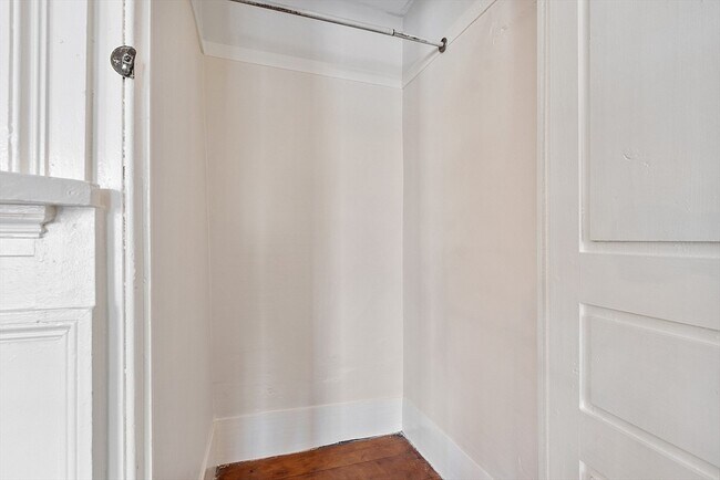 Building Photo - 25 Bulkeley Rd